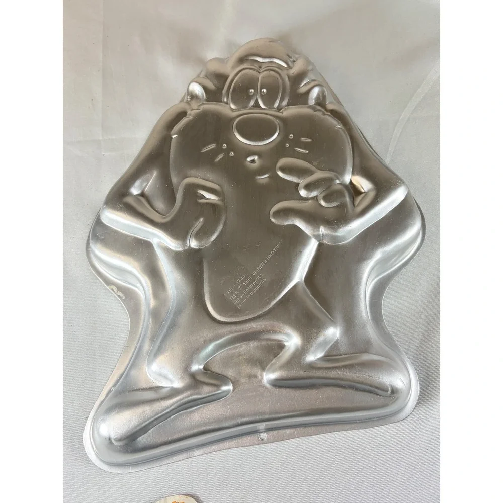Wilton Tasmanian Devil Cake Pan Looney Tunes Taz Vintage 1994 Aluminum 2105-1236